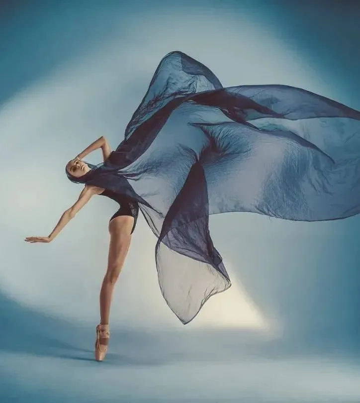 精美图片：人体摄影艺术，舞蹈的灵动之美