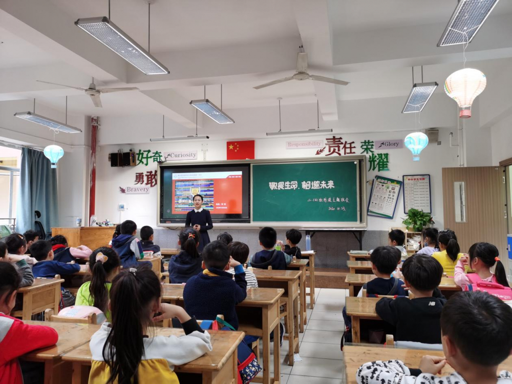 心中有爱，与患同行——重庆医药高专附一院骨科护士长刘洁
