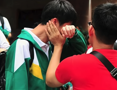 2003年高考试卷在四川被盗，启用超难备用卷，万千考生命运被改写