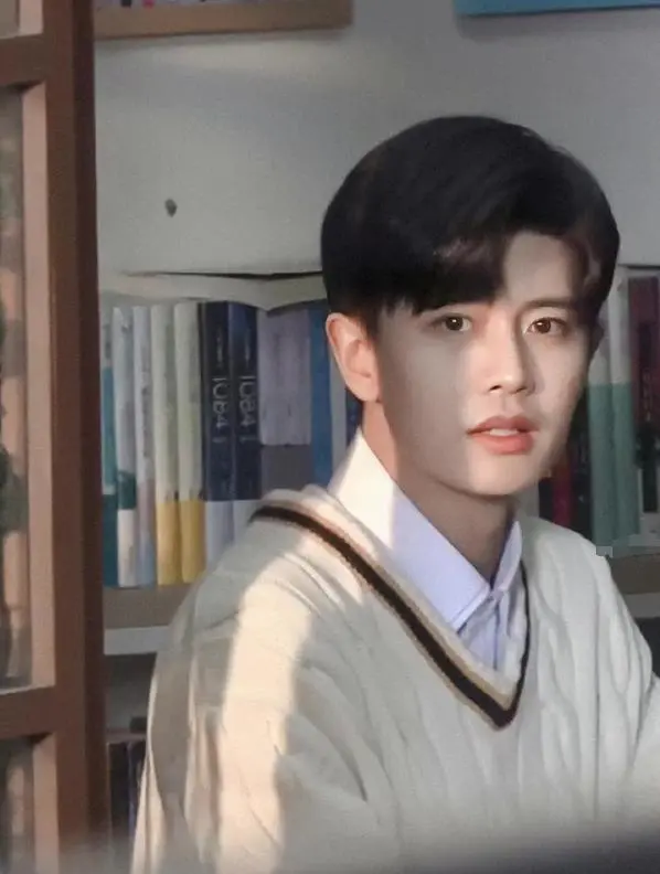 杨颖官宣离婚前还在秀恩爱,疑为新剧加热度,任嘉伦被利用了吗