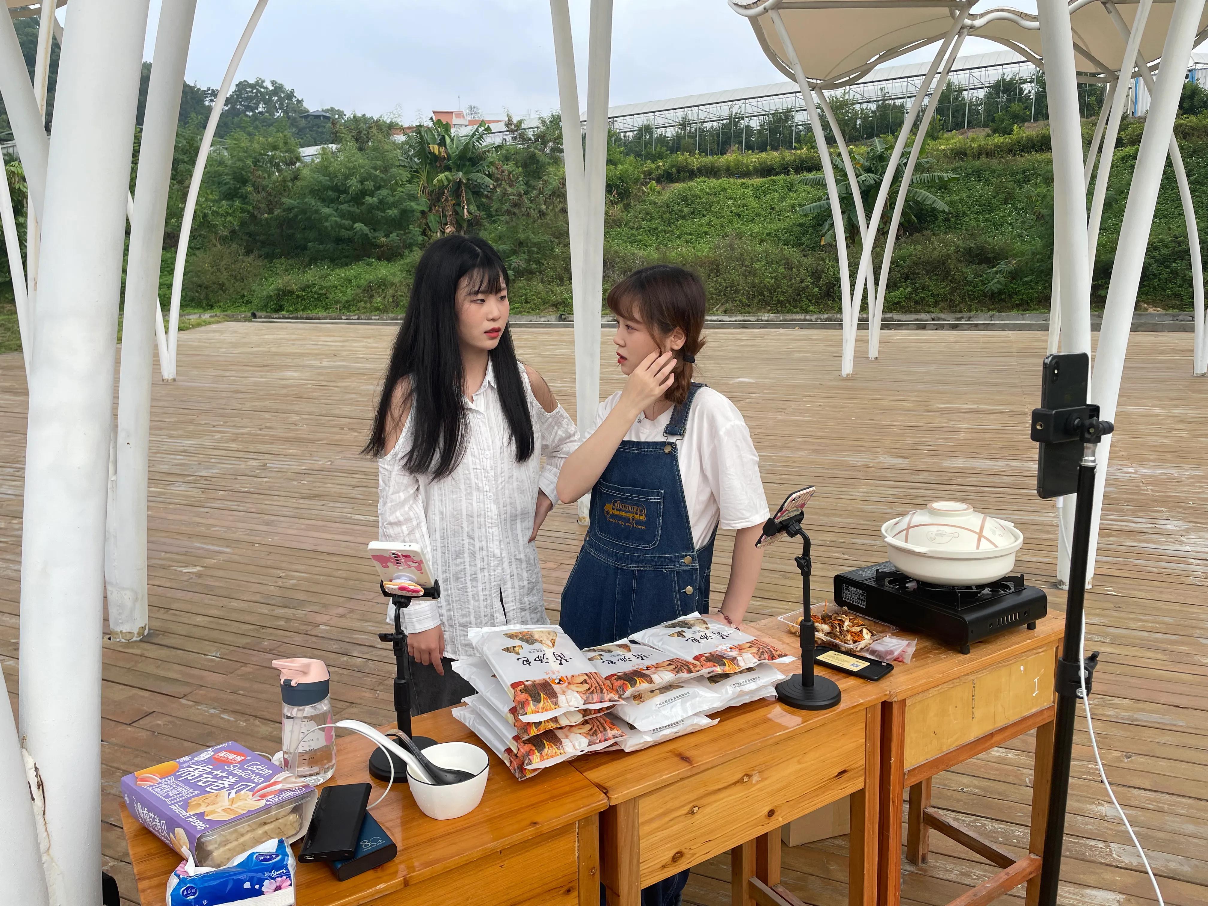 普普通通的女大学生来记录2021年度生活总结