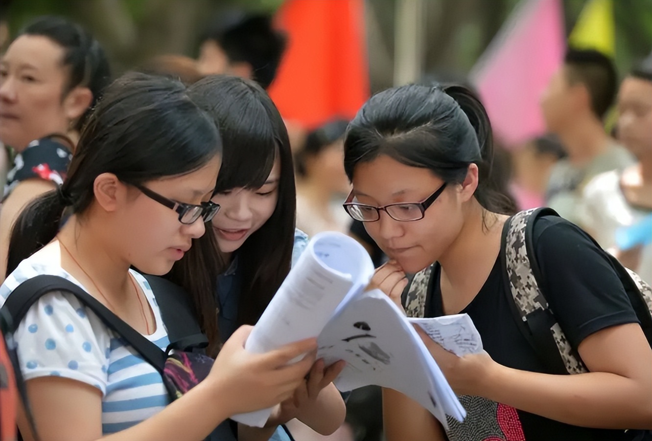 高考600分左右的学生，4所大学值得参考，好就业发展也不错