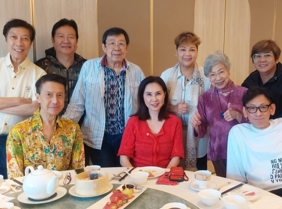 姜大卫生日众星云集，“欧阳克”罕露面，改当中医免费帮贫苦老人