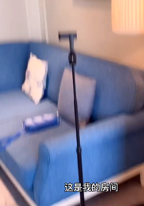 柏公子：雌雄难辨引争议，炫富出圈吸粉百万，背后老爷竟是秦奋？