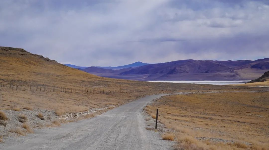 穿越西藏阿里中线，地上只有车辙印，这种路就是轿车能力的极限