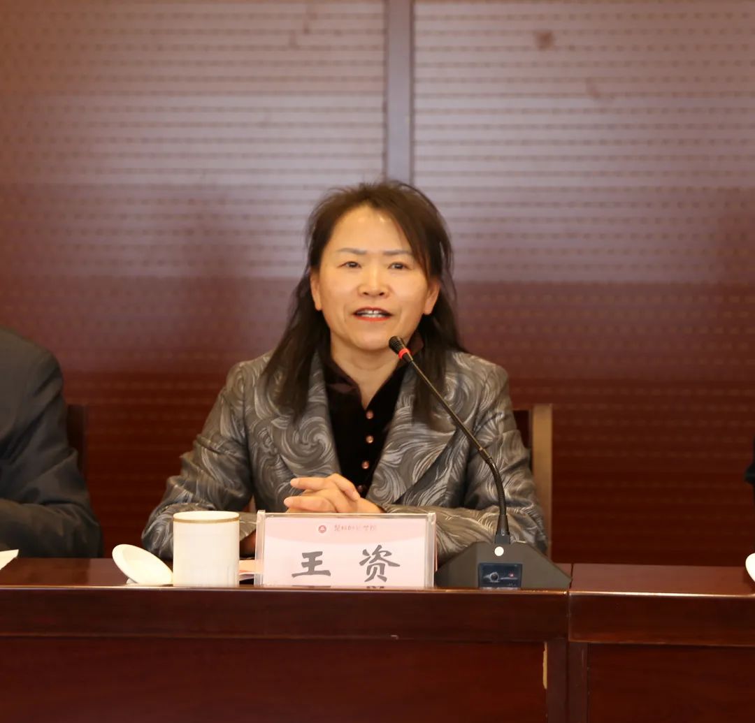 楚雄州投资集团与楚雄师范学院签订战略合作协议
