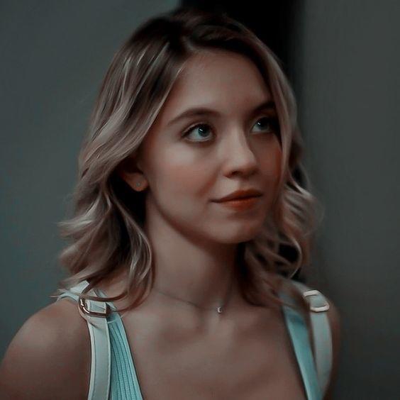 好莱坞美少女爆红！金发碧眼身材火辣，却被骂丑直播爆哭？