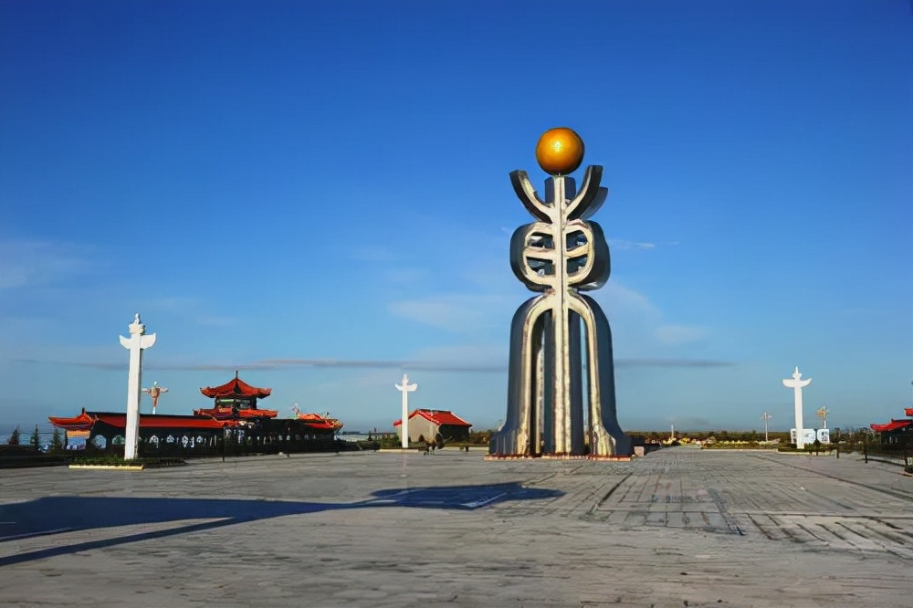 1,中国最东端最东边是黑龙江抚远市,最西边是新疆的塔什库尔干自治县