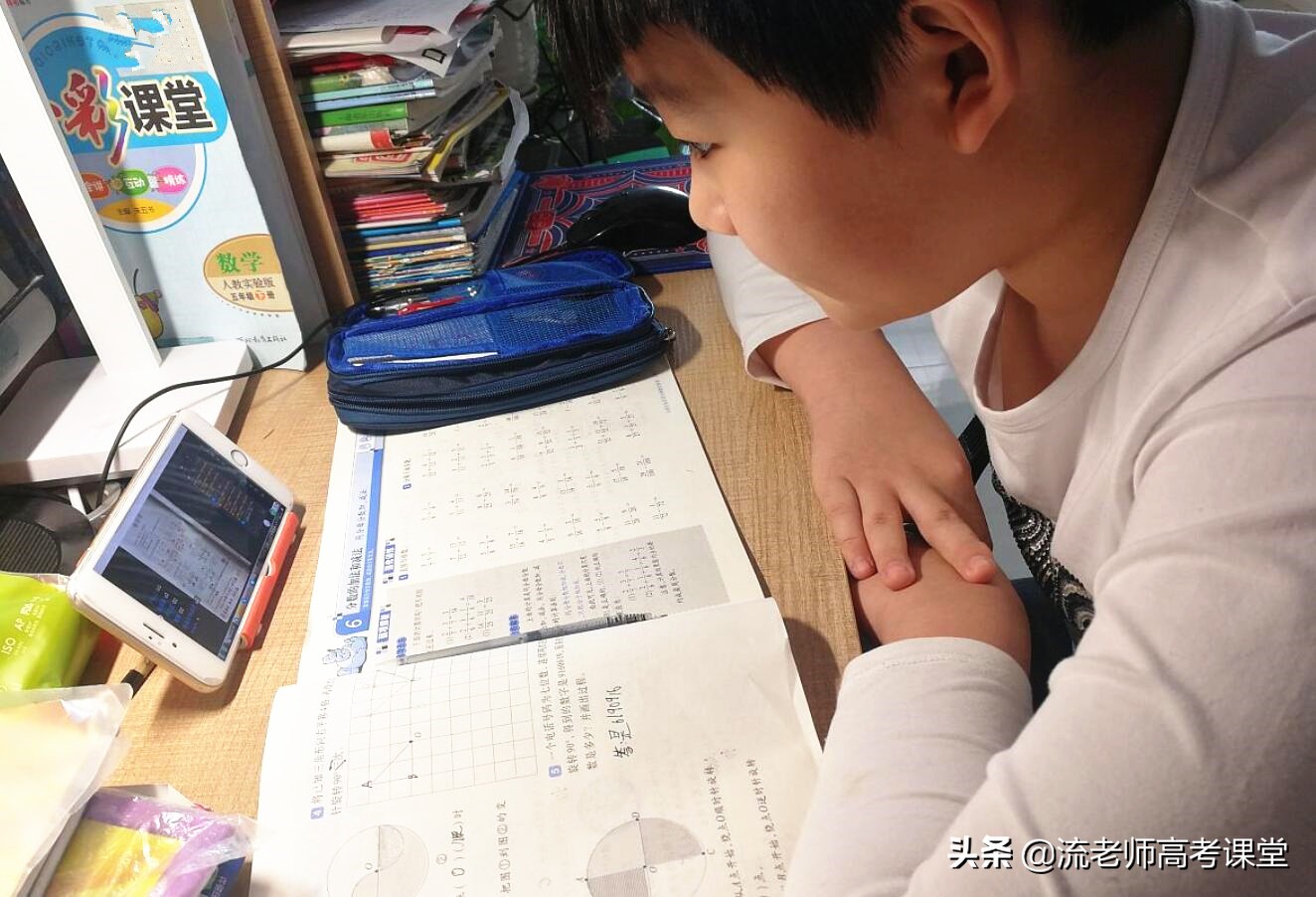 9岁女孩练字400天，字迹工整如印刷体爆红网络，人民日报发文表扬