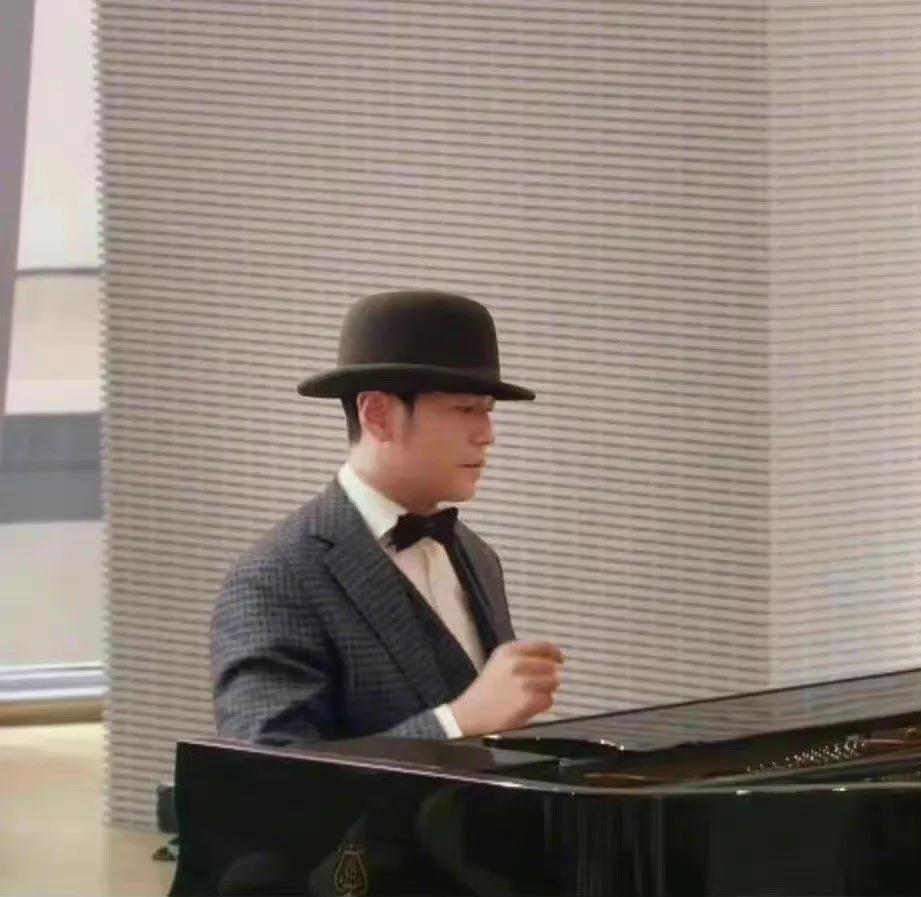 周杰伦先行曲《最伟大的作品》，哥又回来了，连情头都给你们备了