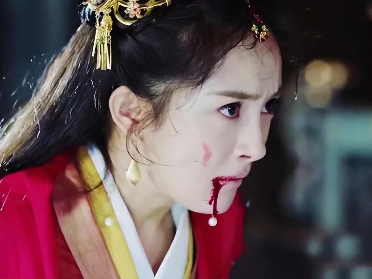 花式吐血,有人凄美惹人疼,有人尴尬像喷泉,这6位吐血也太美了