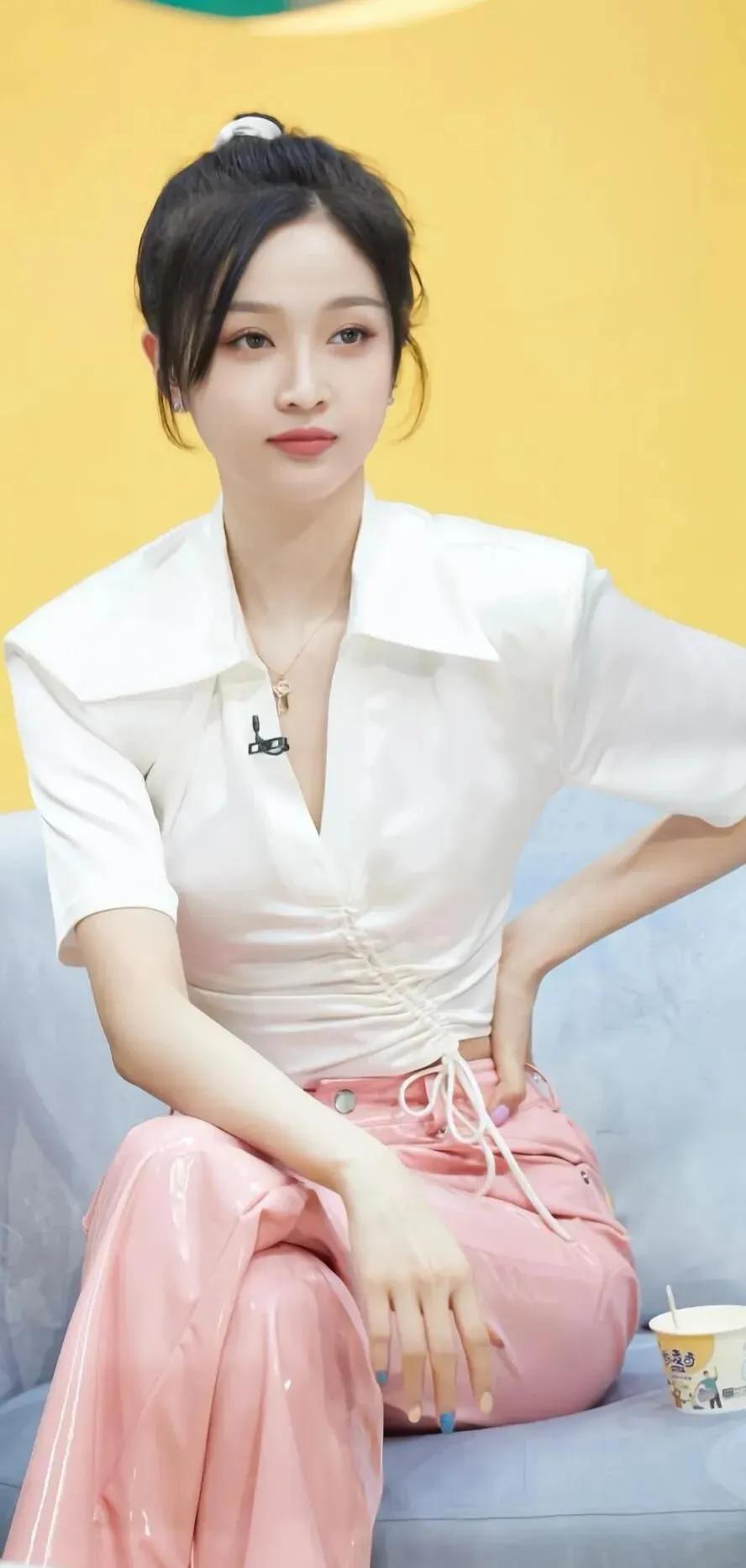 吴宣仪高清壁纸