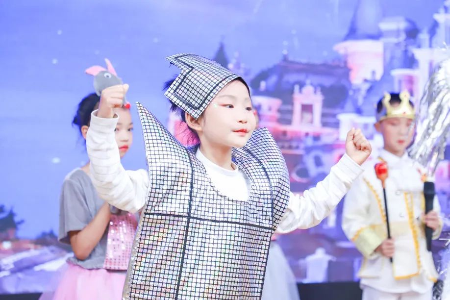 花田花绽，阅读悦心｜双流区黄甲小学举行读书节之阅读表演赛