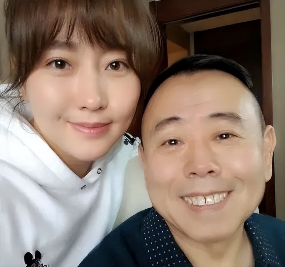 父亲是歪瓜裂枣，女儿却貌美如花？这10位星二代的长相好奇妙