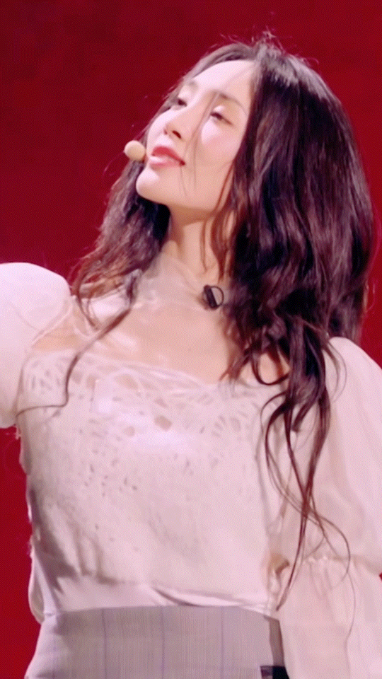 复古港式回潮，只差一头水波纹卷发