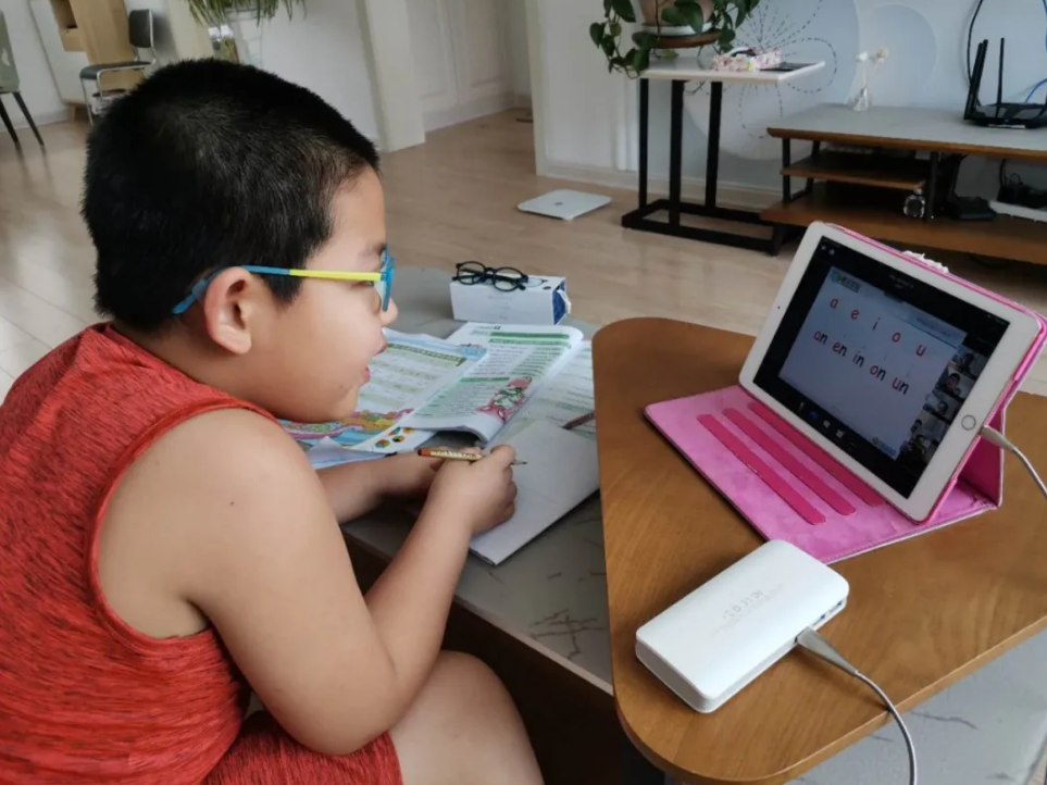 多地中小学暑假时间公布，学生笑了，家长哭了：还没开学又放假了