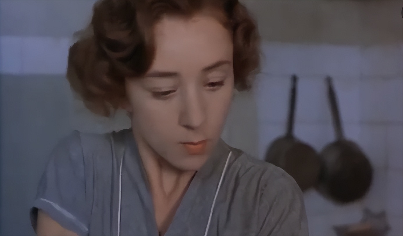 震动法国！女佣姐妹血腥狂欢、虐杀雇主一家，却被崇拜是正义化身