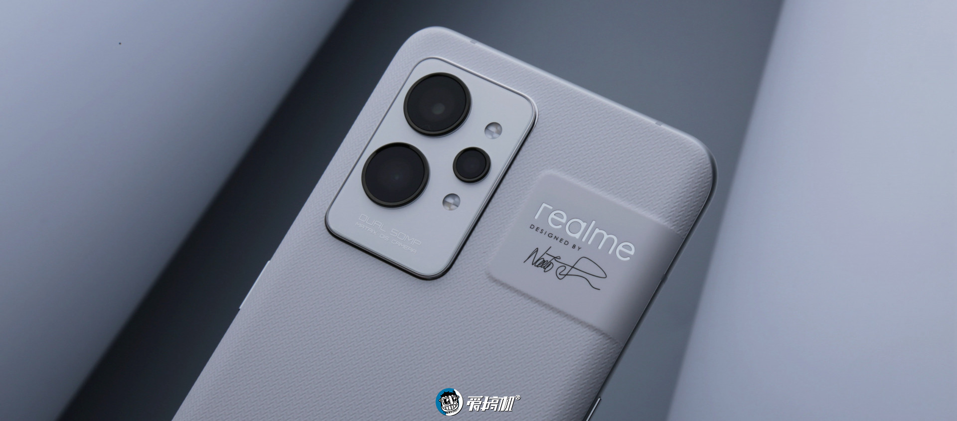 全靠同行衬托，realme真我GT2 Pro评测