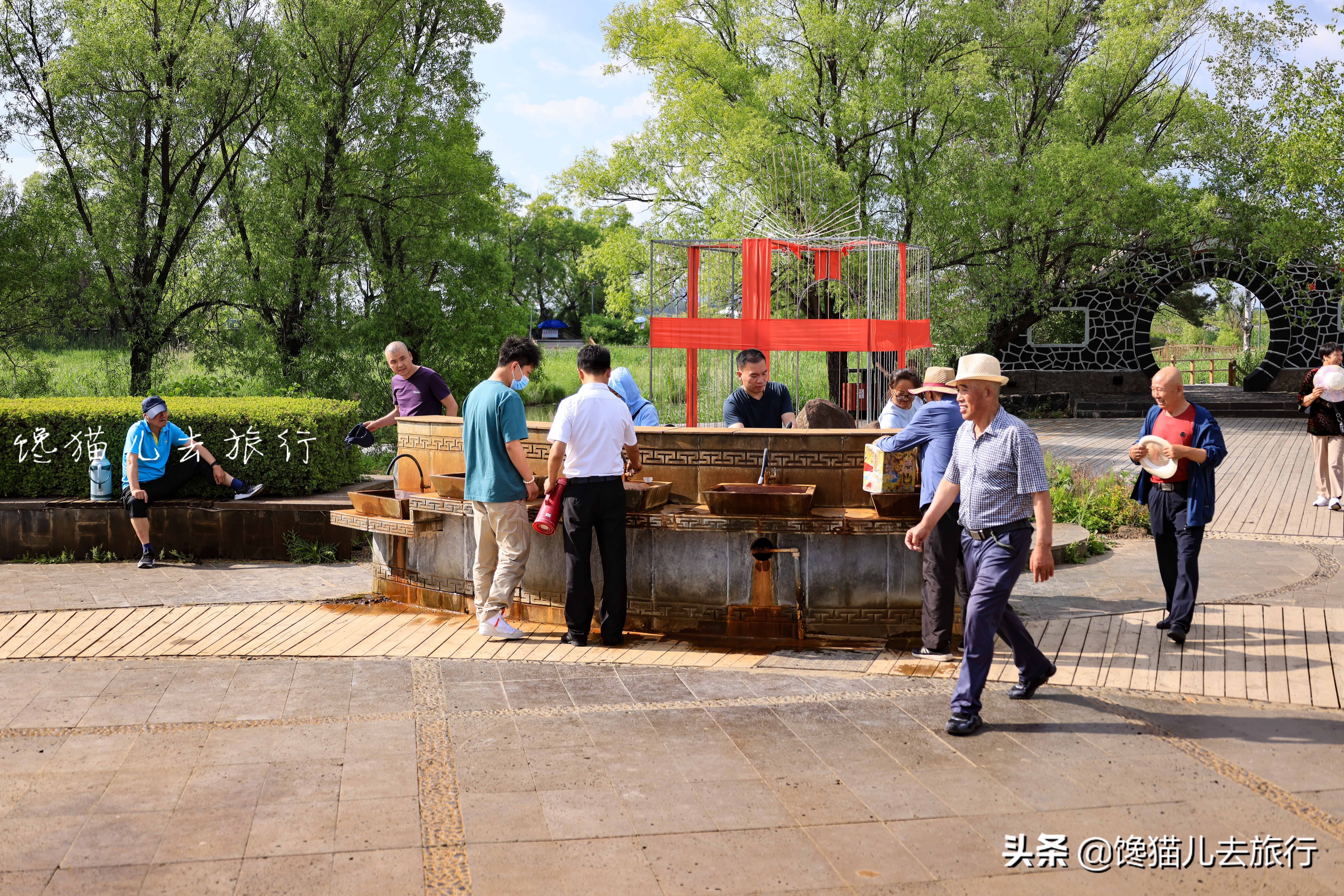 五大连池矿泉水（黑龙江五大连池景点类型丰富）
