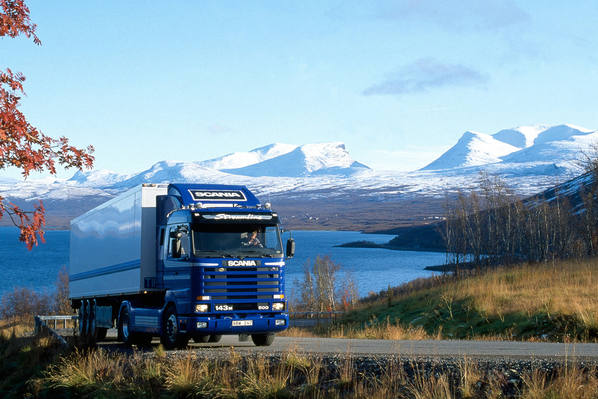 揭秘斯堪尼亚v8发展史,公路之王如何步步加冕?