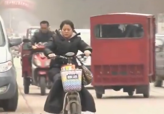 2010年，江苏女子见一学生像前夫，调查后竟是她死了17年的儿子