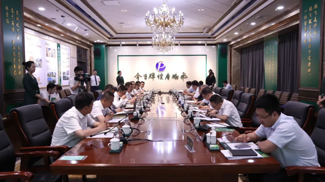 晉商銀行、太重集團與鵬飛集團交流座談會在鵬飛集團召開