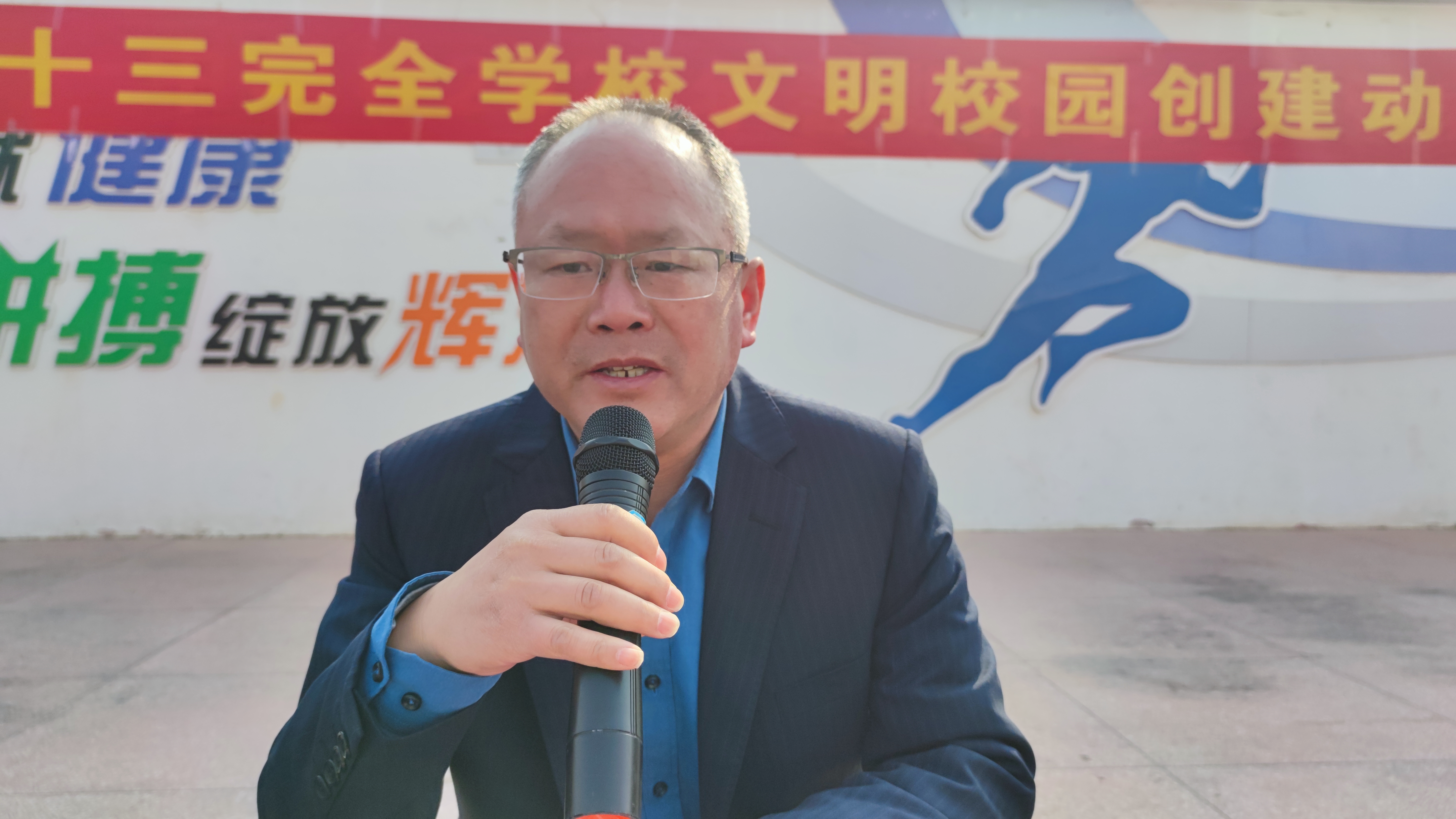 �����е�ʮ����ȫѧУ�ٿ���������У԰��Ա���