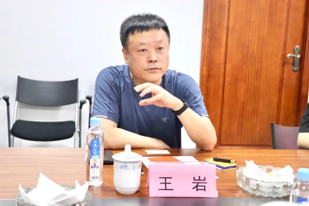 座谈会上,王岩副书记就锦州高新区发展现状及未来规划作介绍,并对八戒