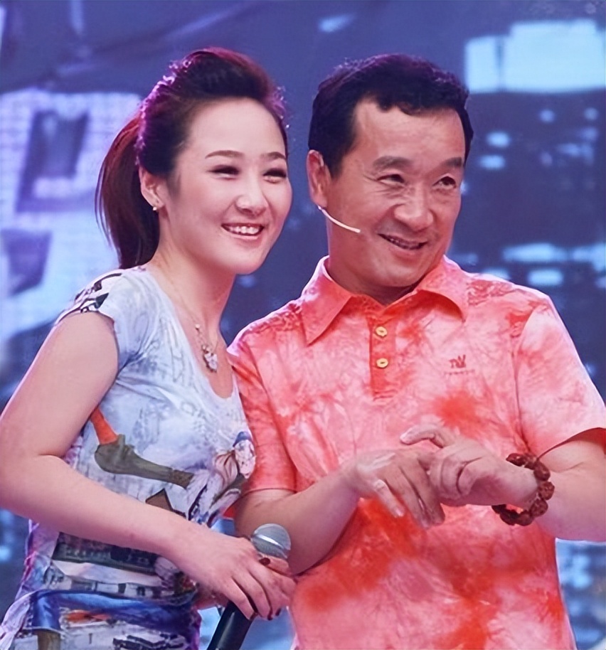 父亲是歪瓜裂枣，女儿却貌美如花？这10位星二代的长相好奇妙