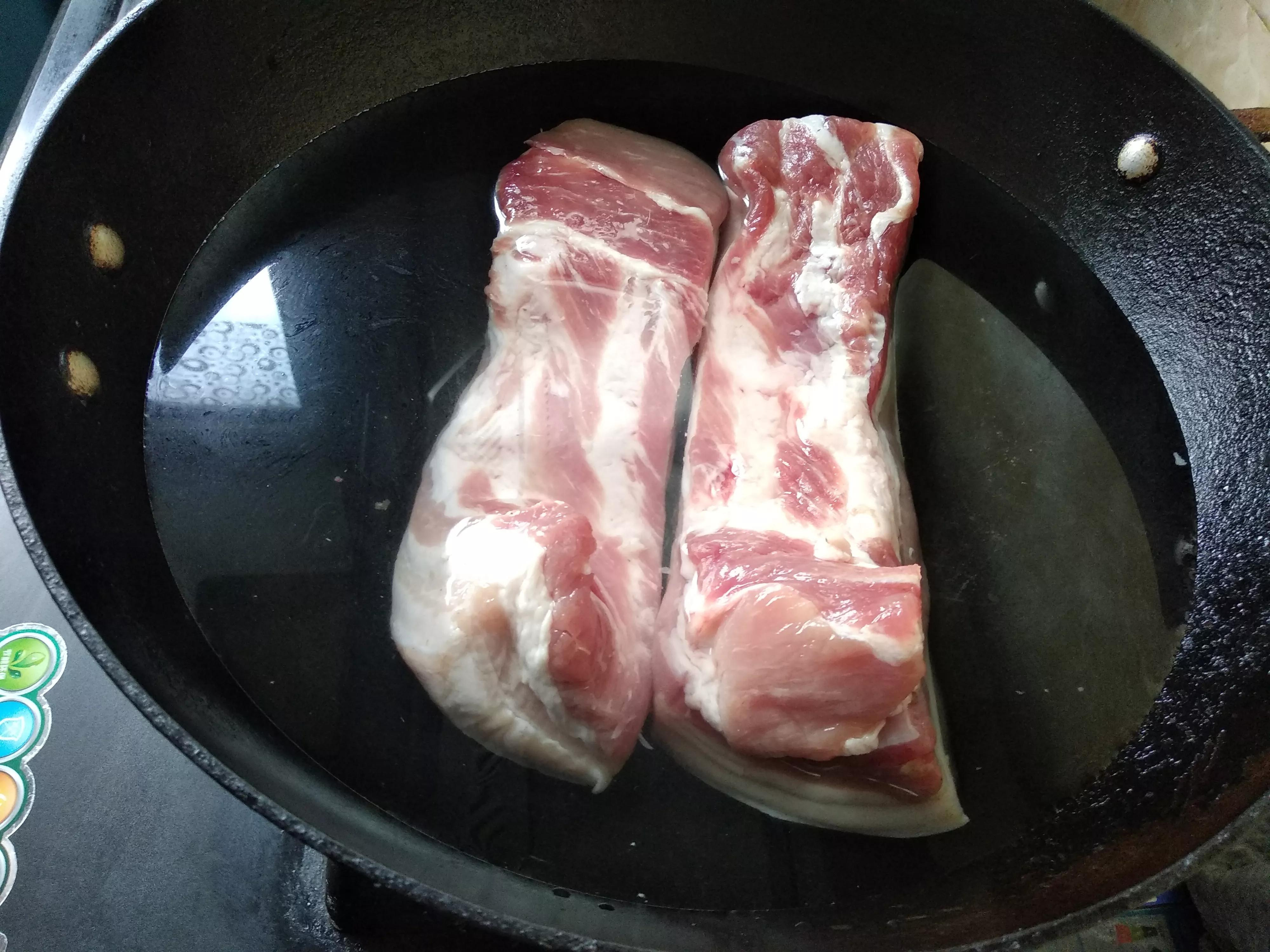 脆皮五花肉怎么做？掌握好简单3步，在家做一样皮脆肉香不油腻