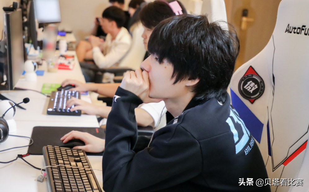 icon心态爆炸，提前退出游戏！BLG不敌JDG后，网友嘲讽：反噬了