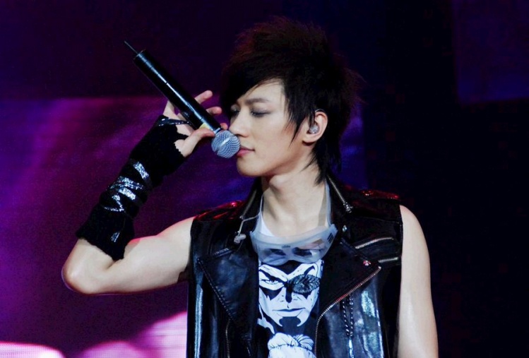 英年早逝的8位男星，个个让人惋惜，最大46岁，最小8岁