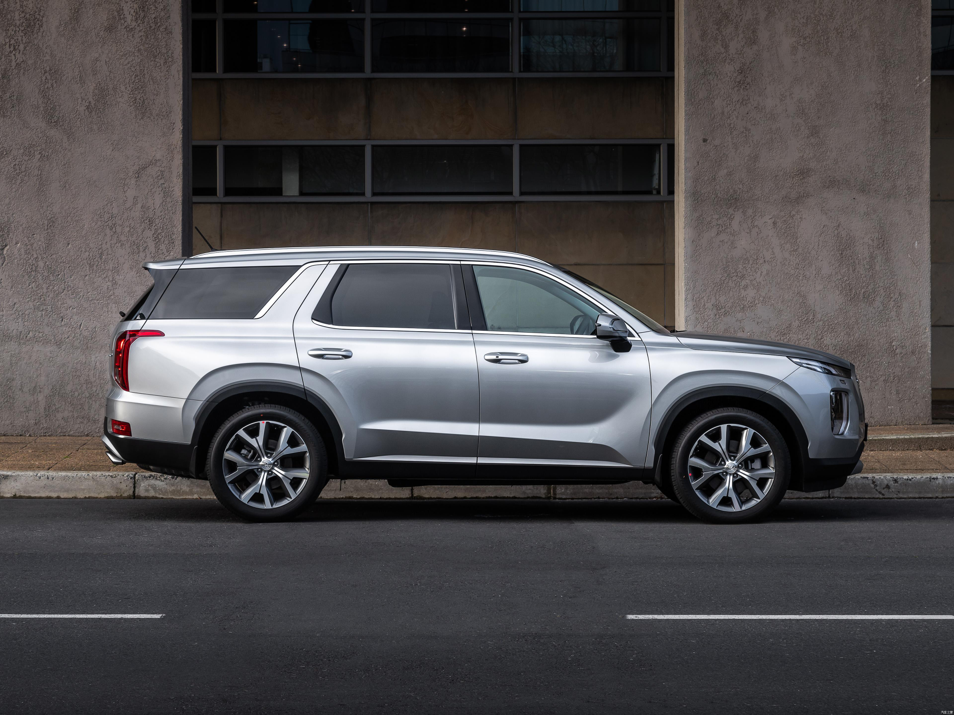 现代高端车(现代所有车型suv)-骁龙网