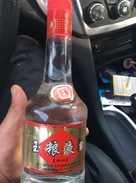 315未曝光的“假酒名单”，满口的添加剂？别小瞧，喝错的人不少