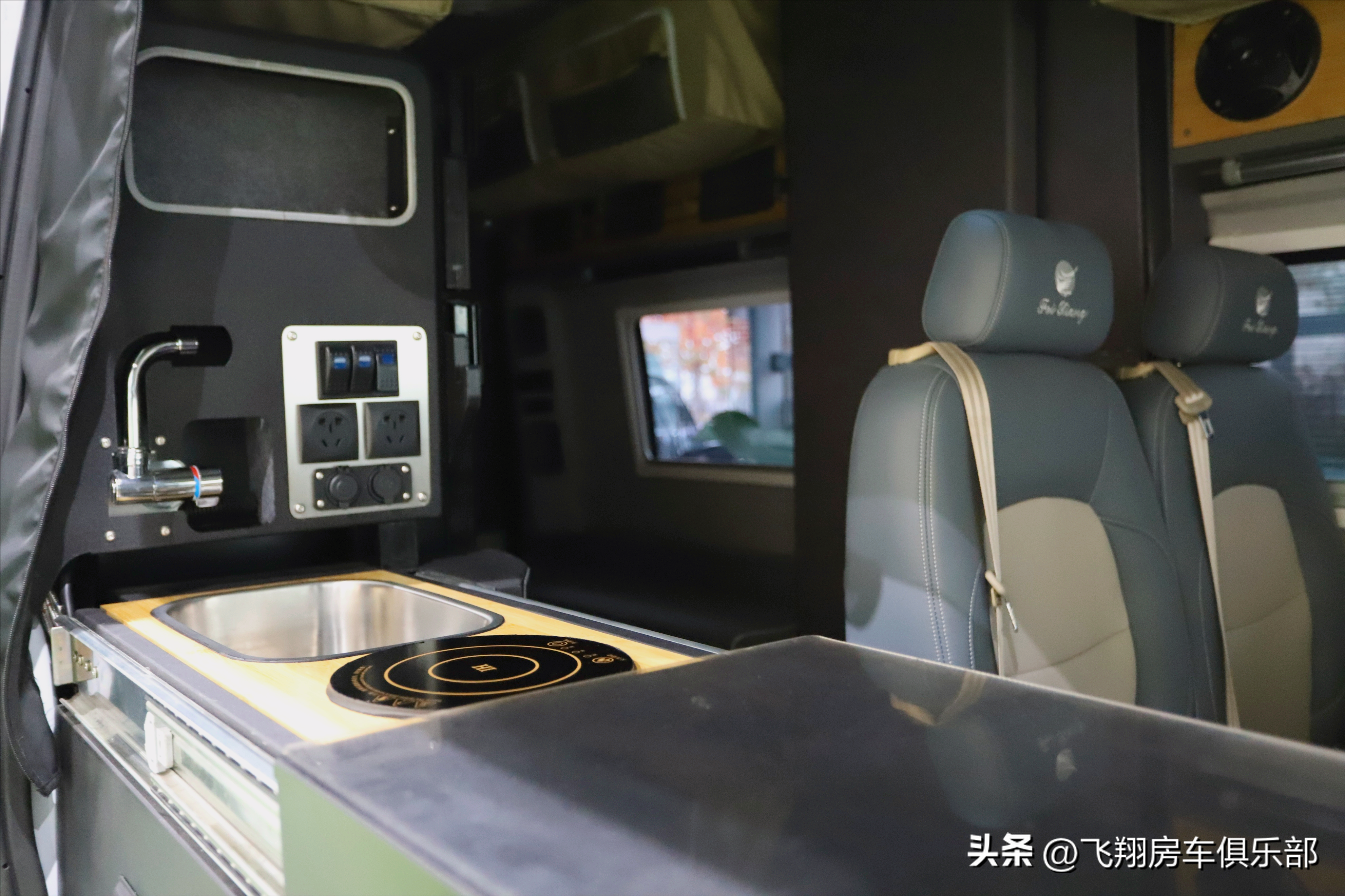 挑战全网最轻房车！户外越野风+帆布吊柜，造型百变“大玩具”
