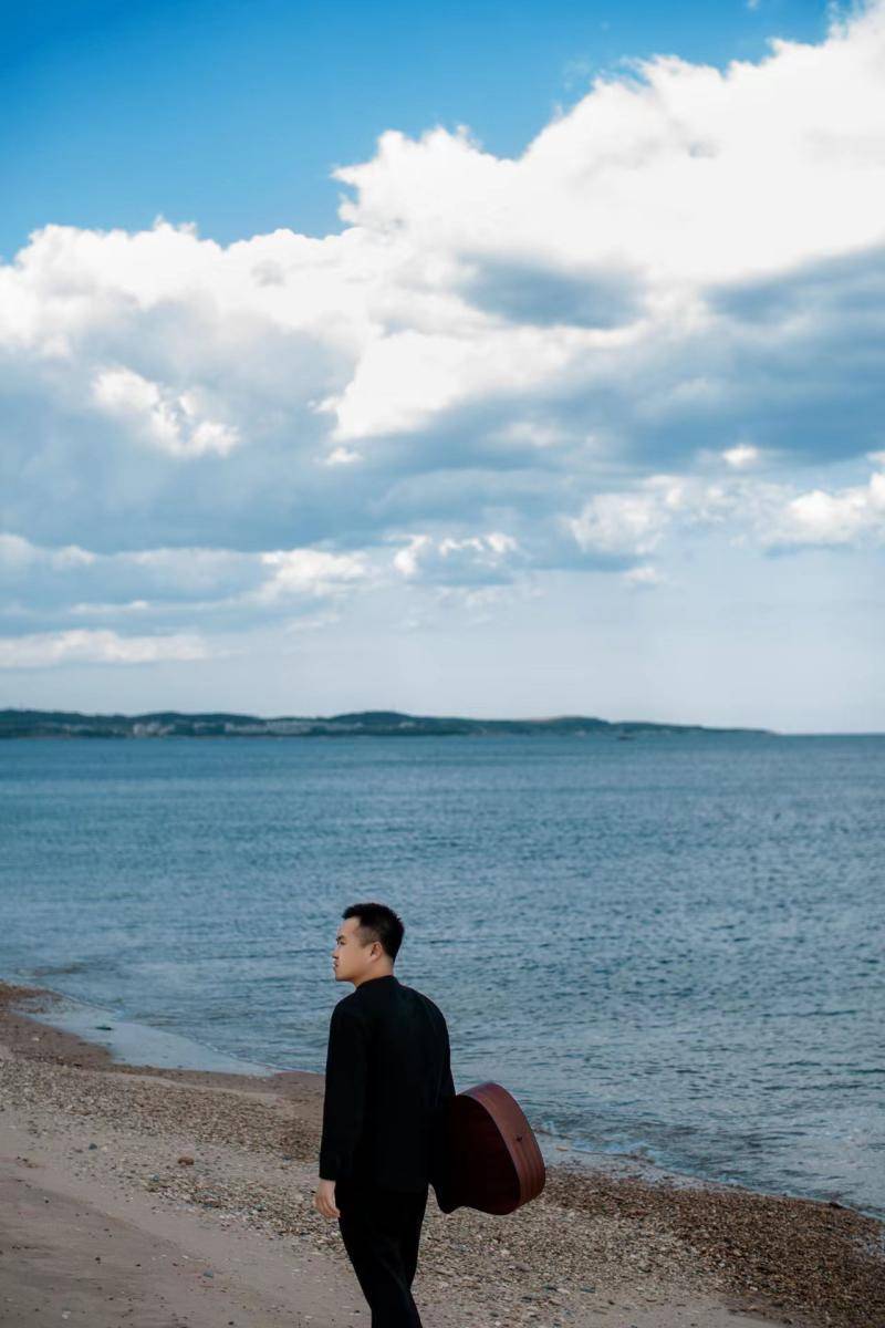 华语唱作人旗音文龙最新歌曲《大连的海》上线