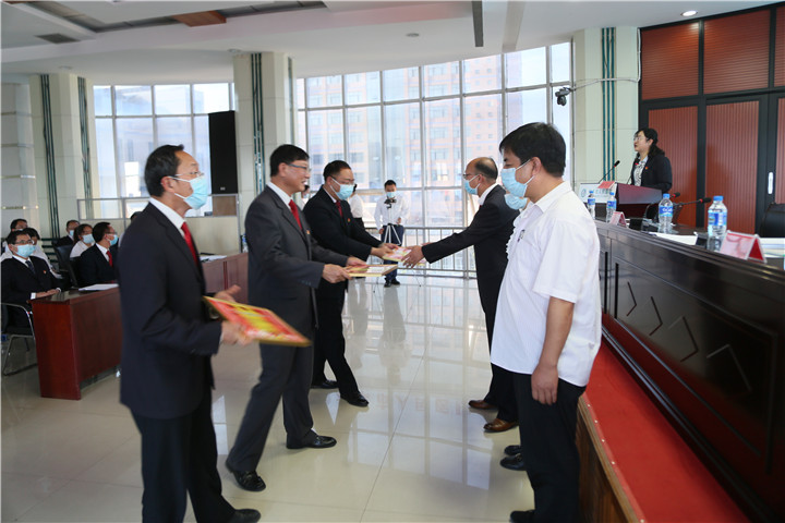 禄丰市人民医院成功召开了第一届第二次职工代表大会