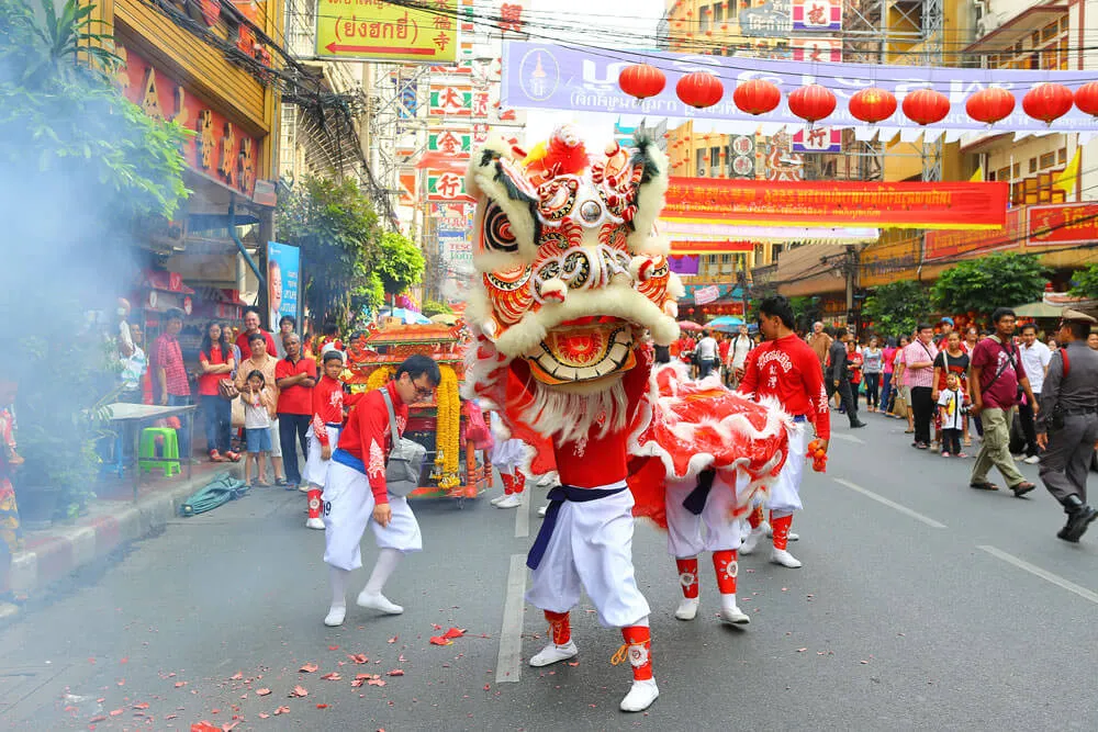 虎年快乐不是 Happy tiger year 啊！试试这几副英文春联吧