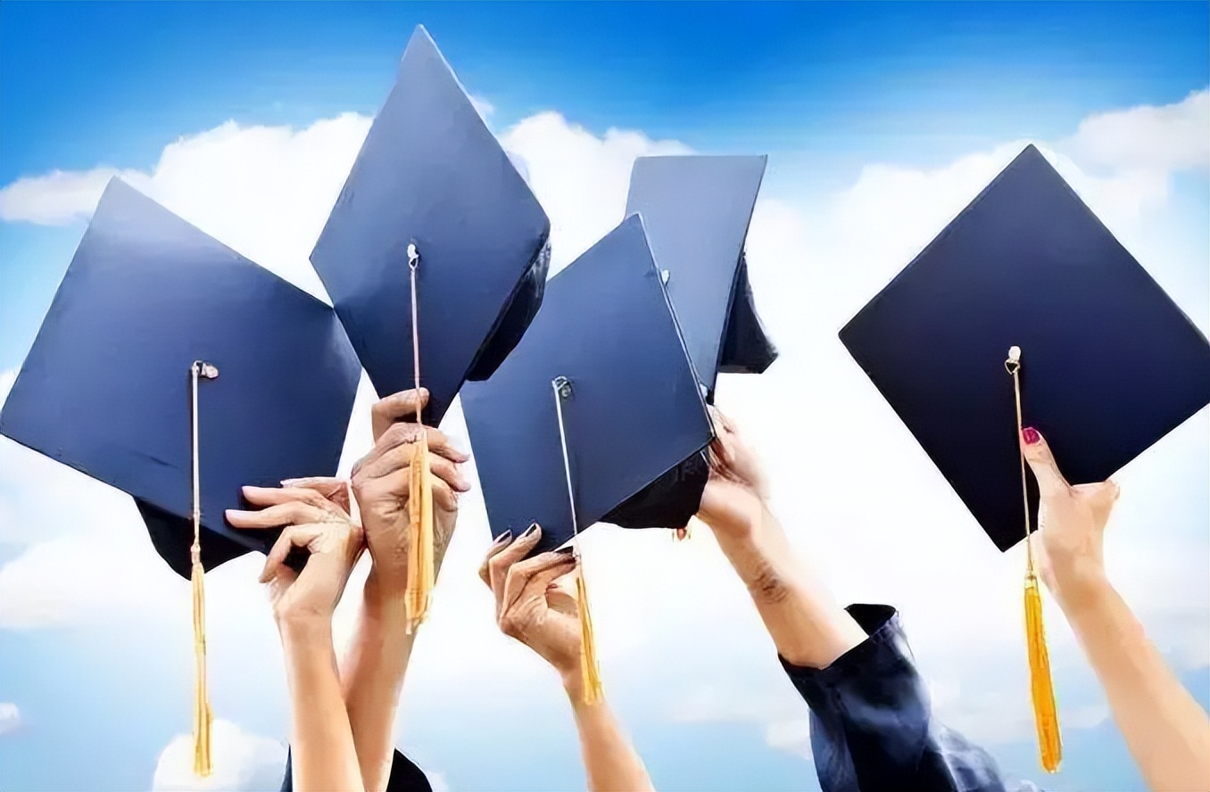 985高校副教授晒年薪，金额令人羡慕，网友：没有对比就没有伤害