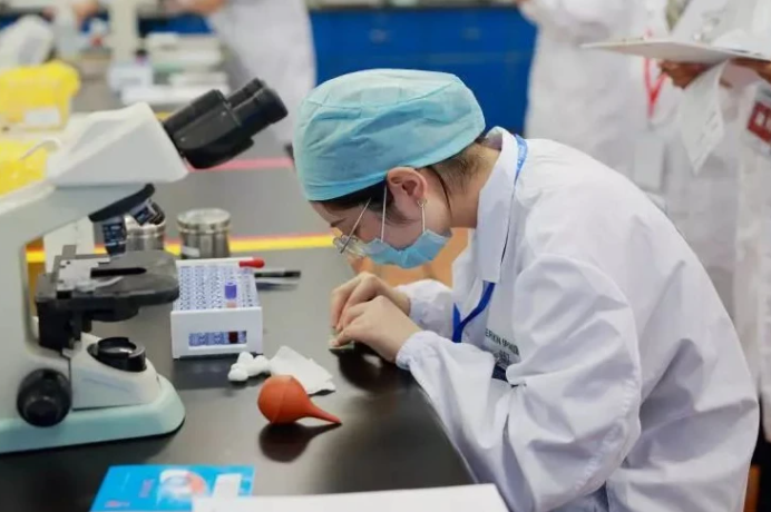 “女大学生”吃香的专业，未来10年收入可观，女学生最好留意一下