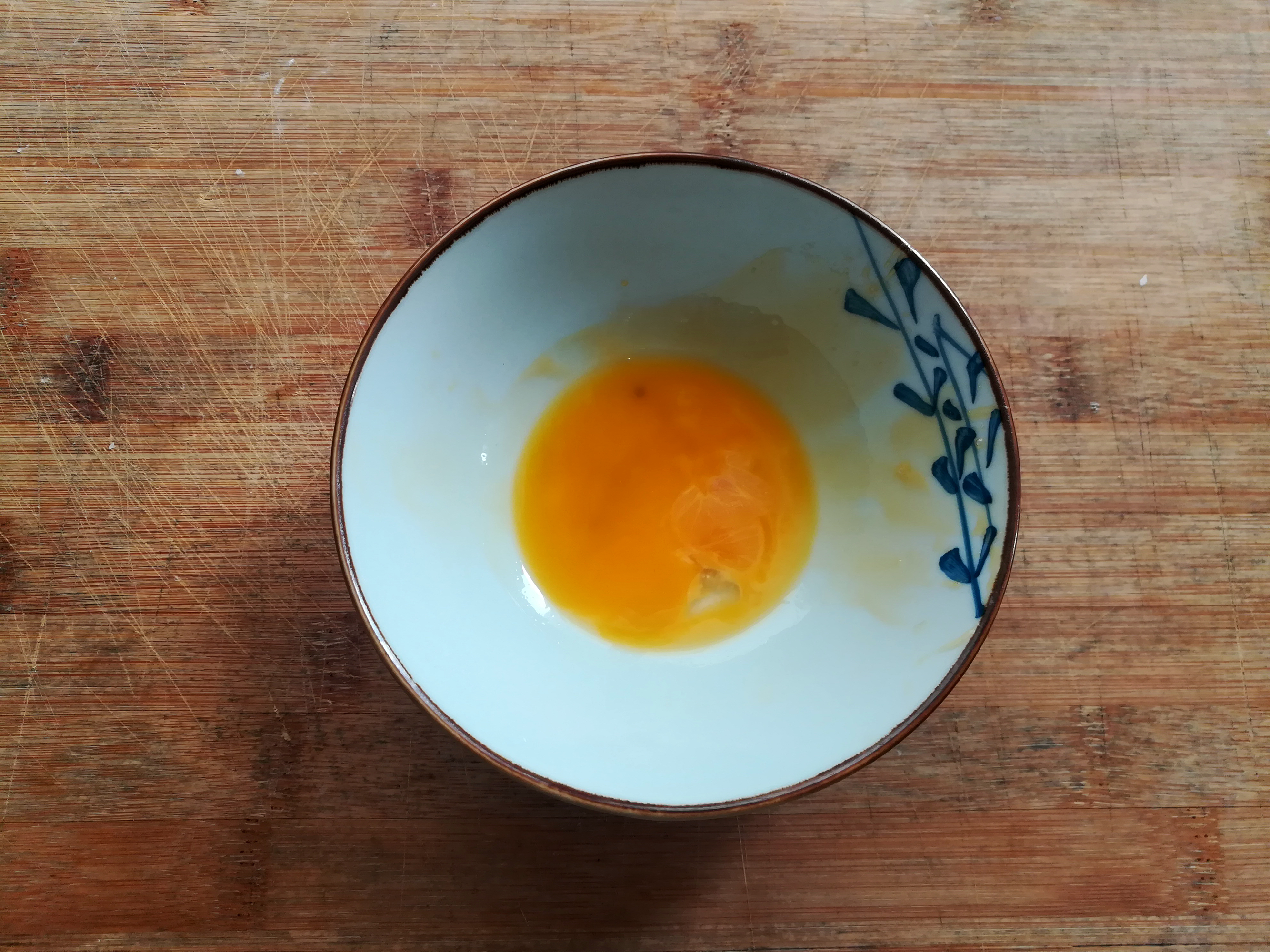 简易版手抓饼做酥皮，包着美味的香肠，简单快手又美味