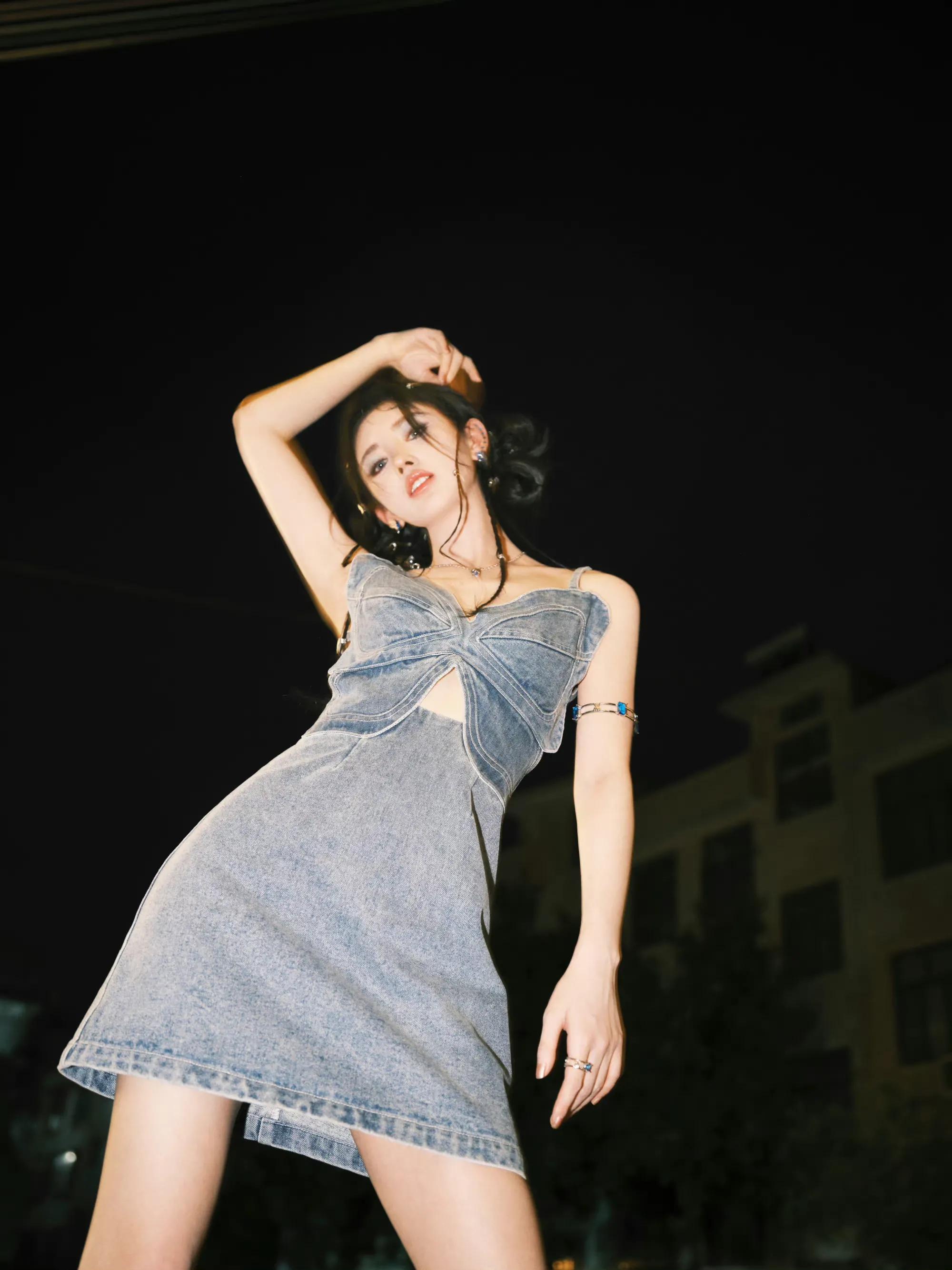 鞠婧祎轻中古质感大片