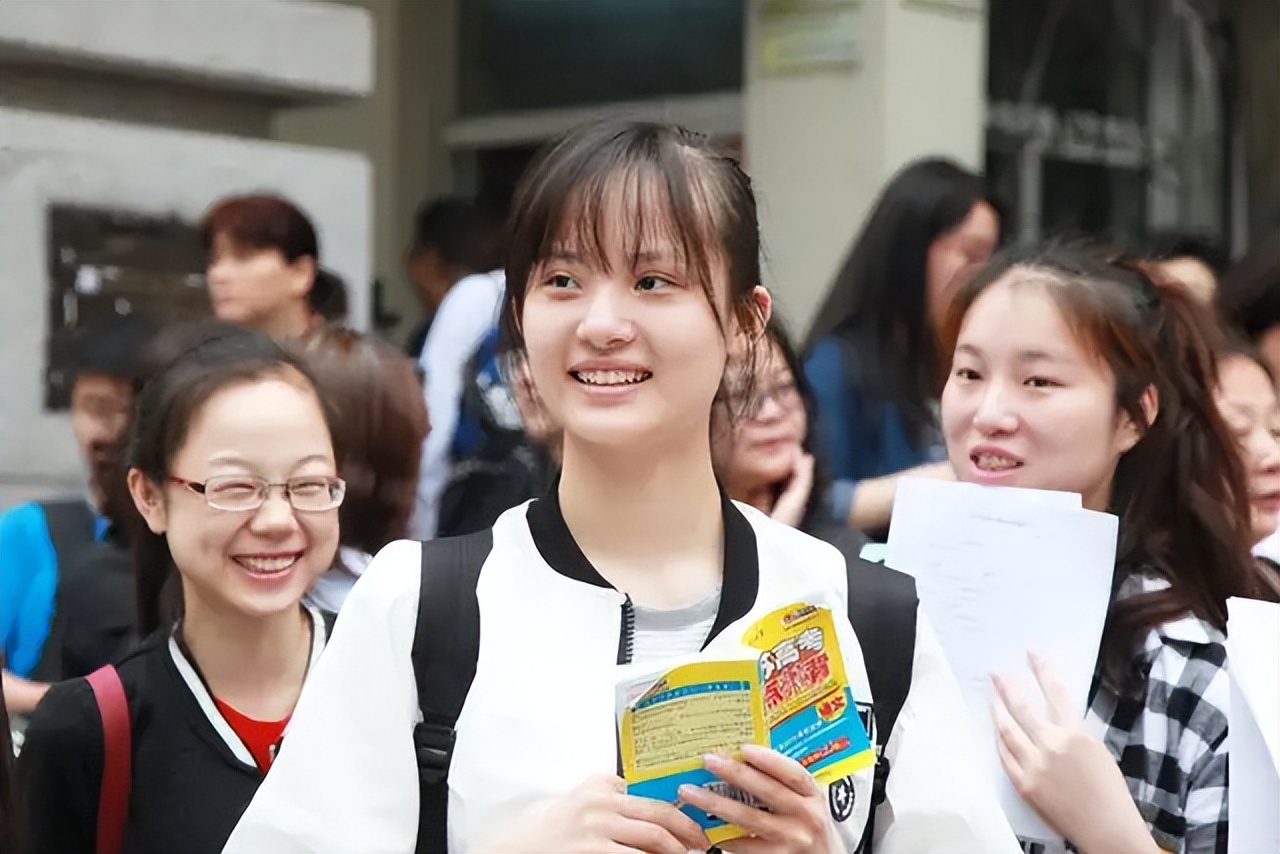 学生高考前，家长要告诉孩子“3句话”，减压还能助高考一臂之力