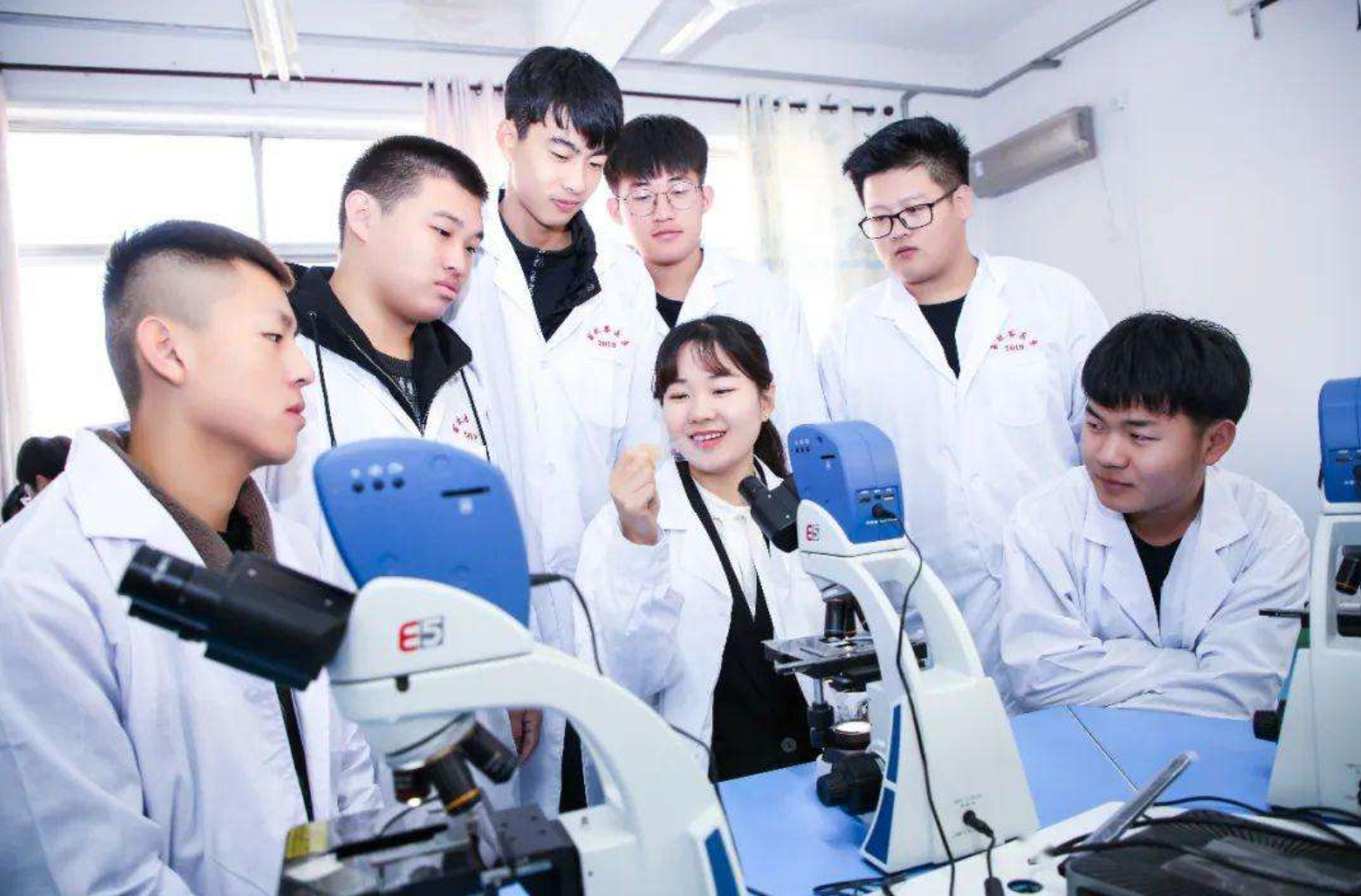 容易让人感到“后悔”的专业，师范和医学也在其中，学生要注意