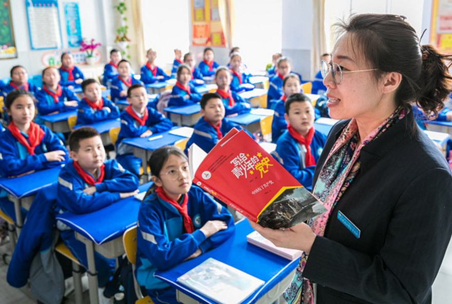 期末考试出成绩后老师失踪，结果令人惋惜，评论区一边倒地指责