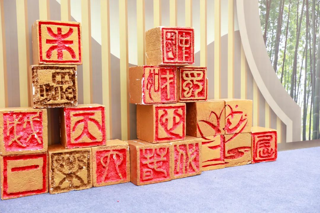 热烈祝贺华阳实验小学被评为“教师和校（园）长发展基地校”