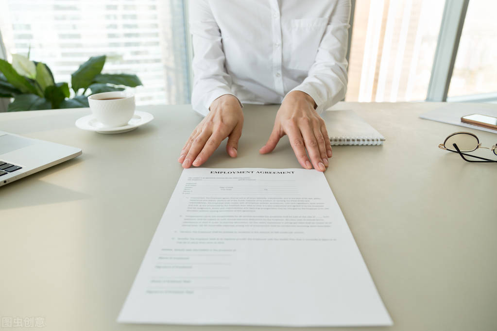 劳动合同倒签日期，仲裁委、法院认可吗？