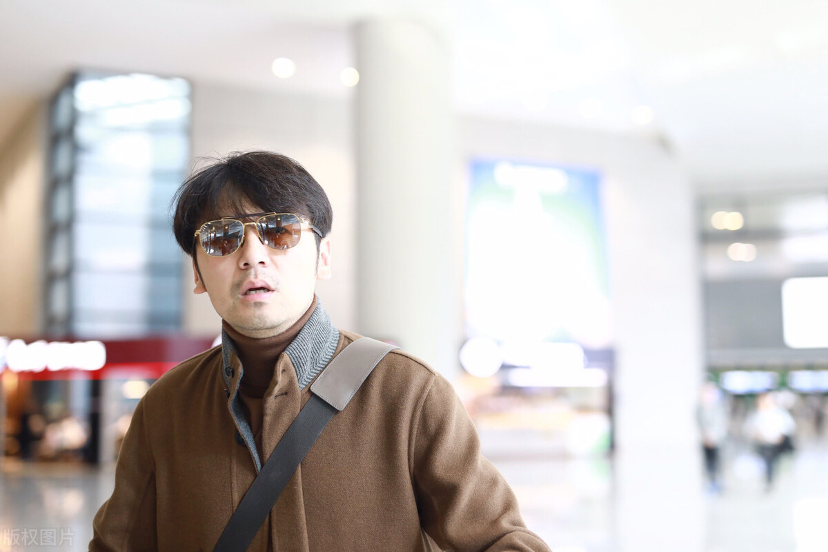 雷佳音老婆翟煦飞：老公粉丝千万合作美女无数，她为何从不秀恩爱