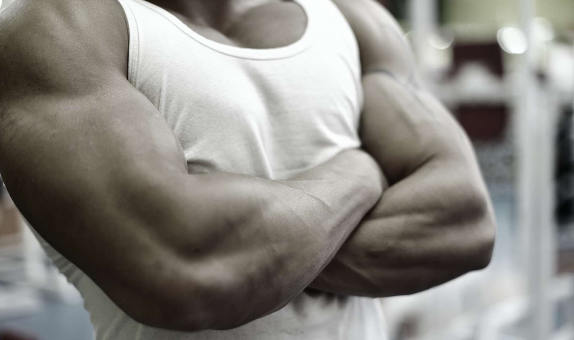 想让肌肉变得更大、更饱满，每个肌肉群一周要练几次？