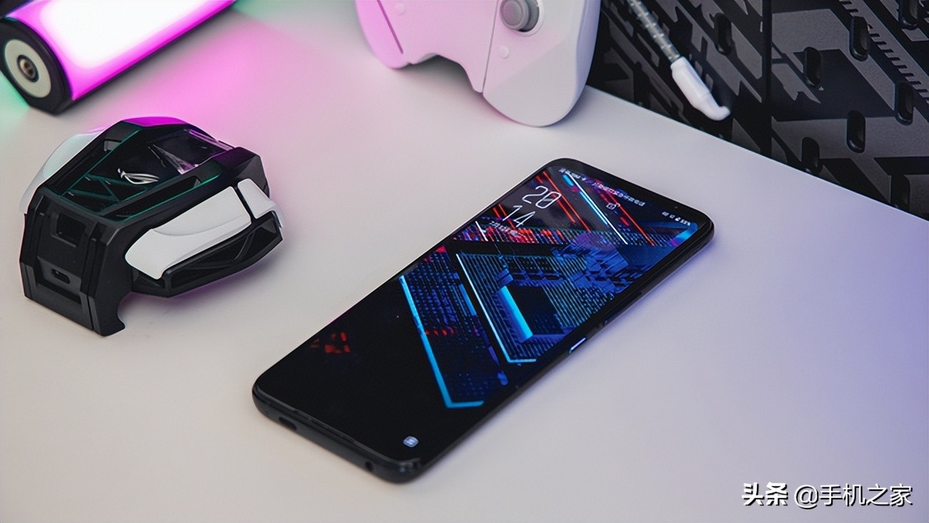 腾讯ROG游戏手机6 Pro体验 虽是腾讯联名 更是原神游戏神机